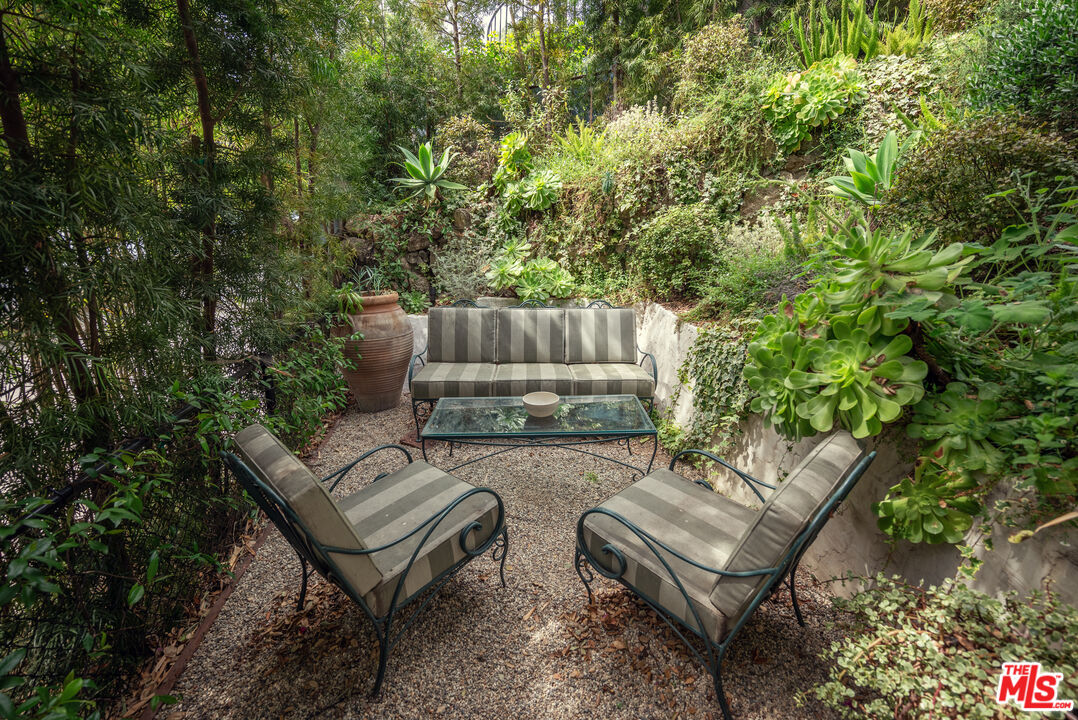 8515 Ridpath Drive Los Angeles, CA 90046 - Photo 36 of 38