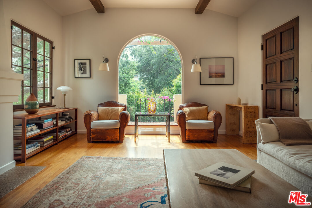 8515 Ridpath Drive Los Angeles, CA 90046 - Photo 10 of 38