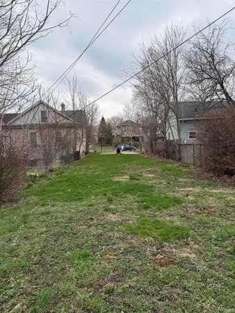 $11,900 | 923 Madison Street, Fort Wayne, IN 46803