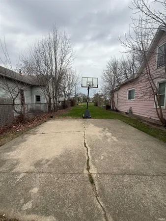 $11,900 | 923 Madison Street, Fort Wayne, IN 46803