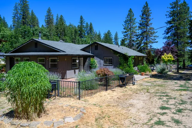 $365,000 | 290 Mountain View Drive, Lewiston, CA 96052