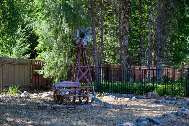 $365,000 | 290 Mountain View Drive, Lewiston, CA 96052