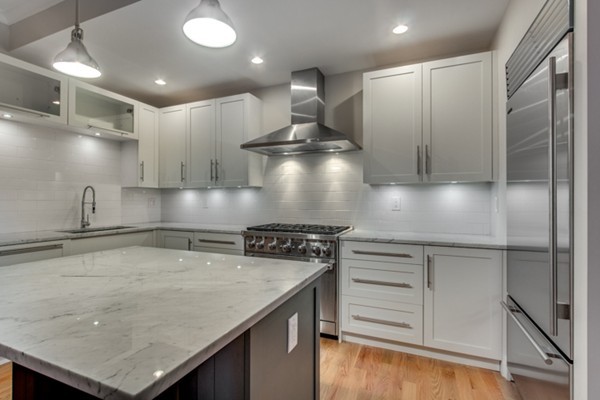 18 Kilsyth Road, Unit 1 Brookline, MA 02445 - Photo 8 of 19