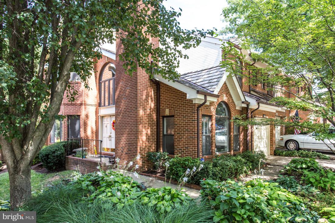 6606 Anthony Crest Square McLean, VA 22101 - Photo 1 of 36 6606 Anthony Crest Sq