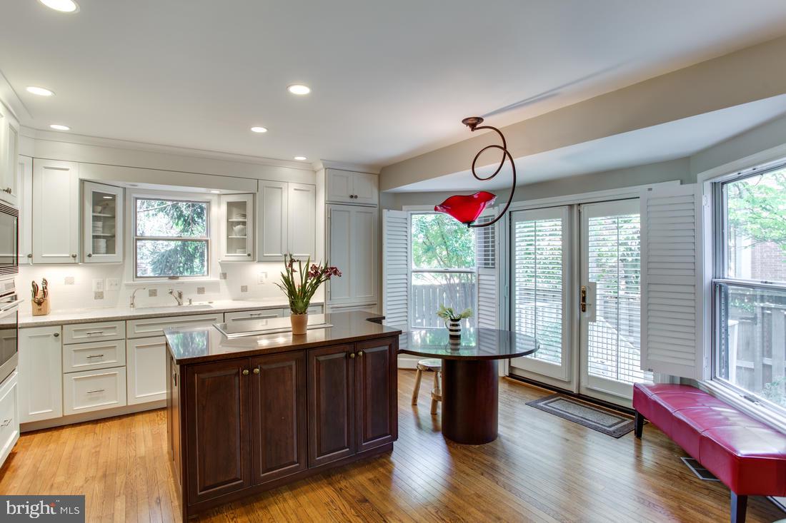 6606 Anthony Crest Square McLean, VA 22101 - Photo 15 of 36 Kitchen