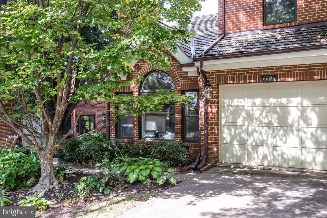 6606 Anthony Crest Square McLean, VA 22101 - Photo 2 of 36