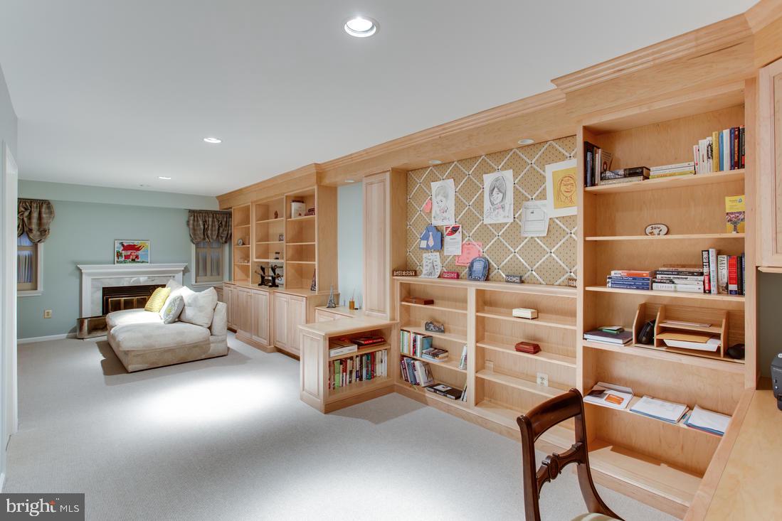 6606 Anthony Crest Square McLean, VA 22101 - Photo 28 of 36 LL Recreation Room