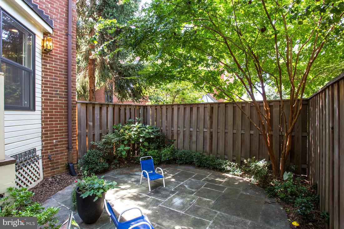 6606 Anthony Crest Square McLean, VA 22101 - Photo 35 of 36 Patio