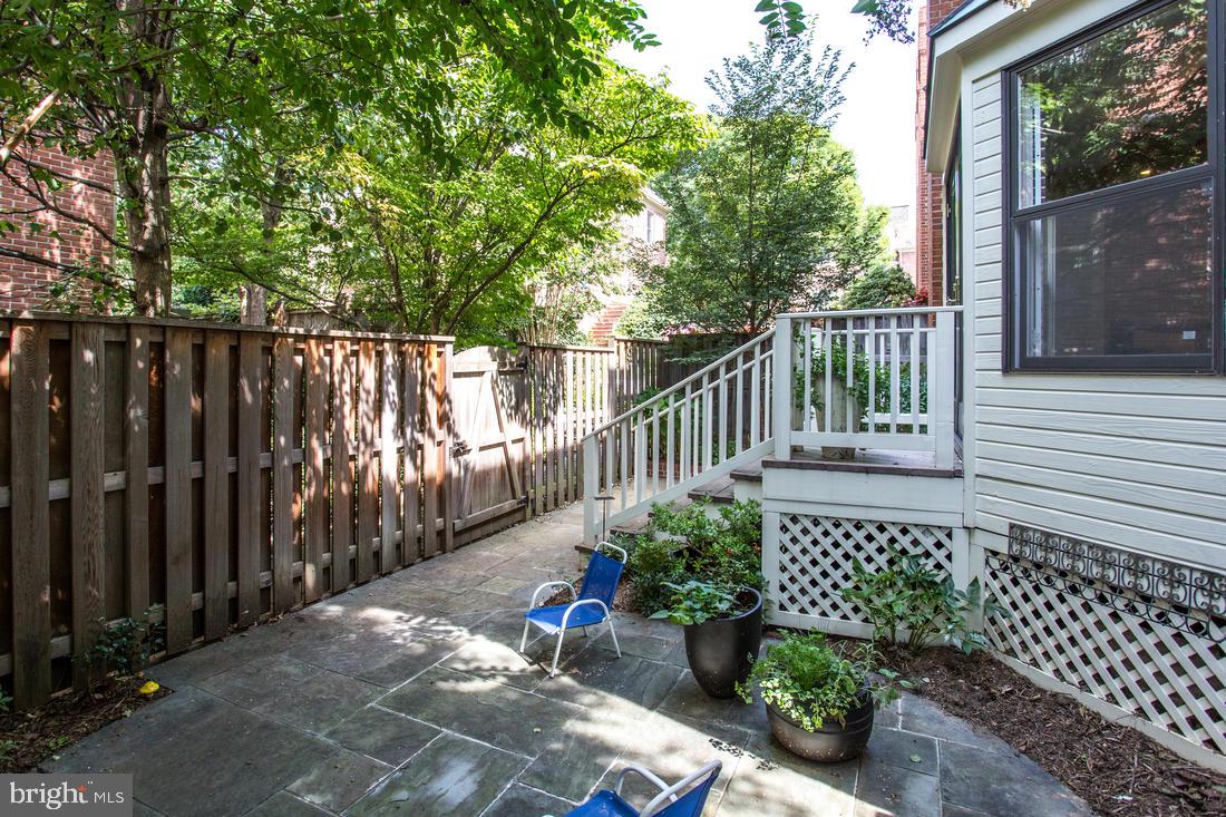 6606 Anthony Crest Square McLean, VA 22101 - Photo 36 of 36 Patio/Rear