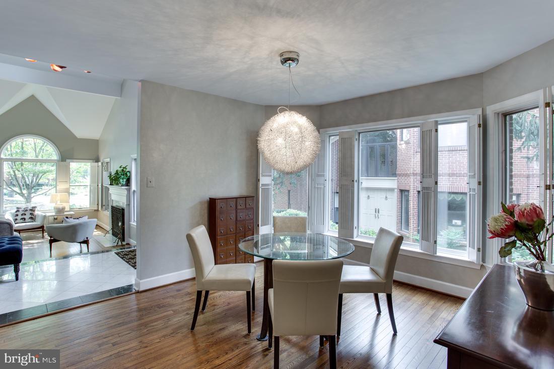 6606 Anthony Crest Square McLean, VA 22101 - Photo 6 of 36 Dining Room