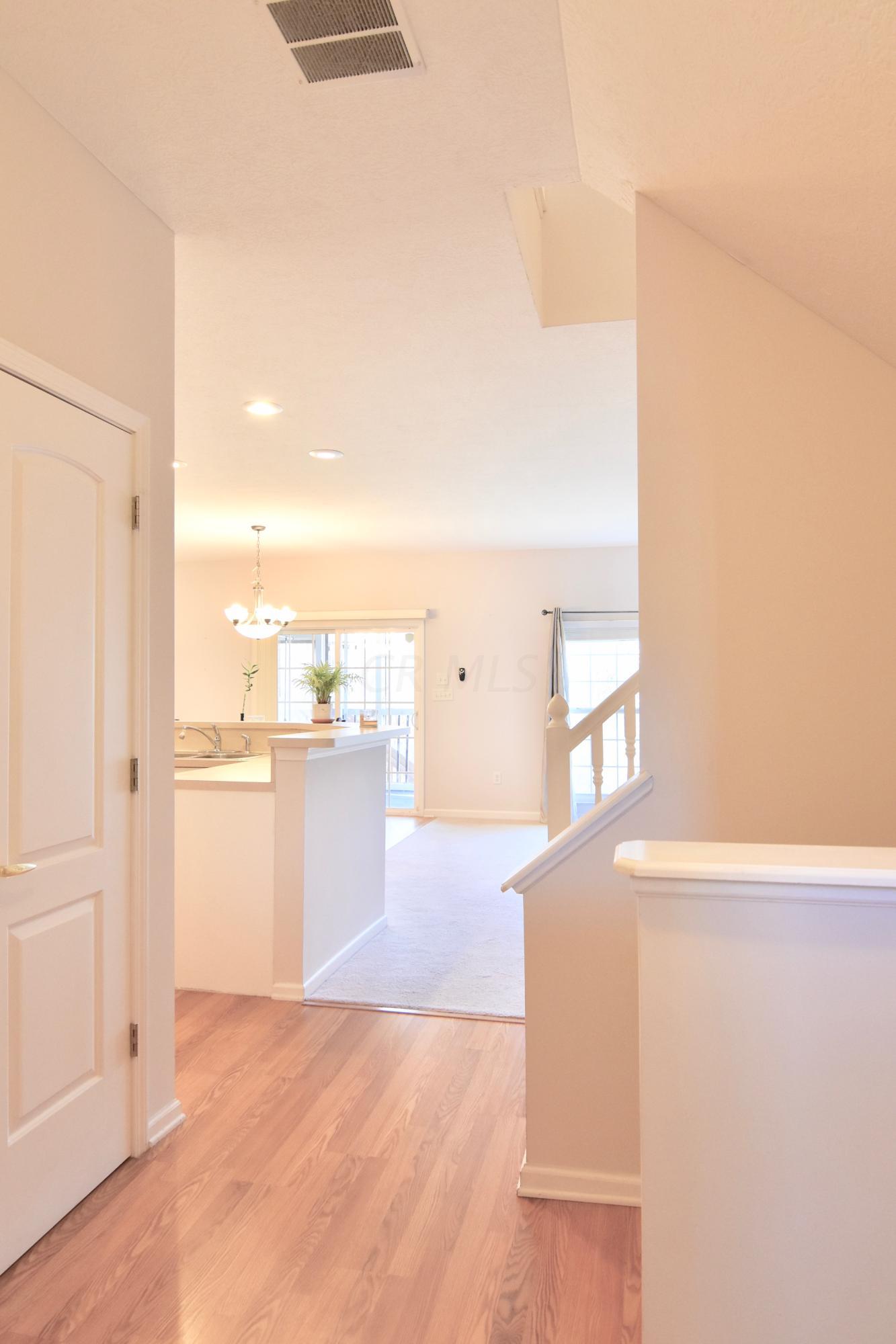 674 Spring Valley Drive Lewis Center, OH 43035 - Photo 3 of 28