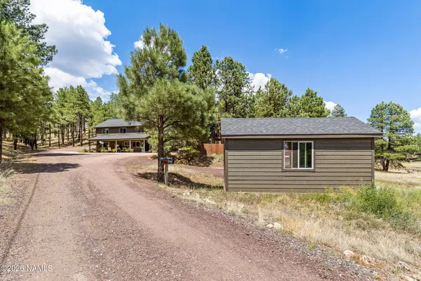 $1,425,000 | 3348 Happy Trails Drive, Flagstaff, AZ 86005