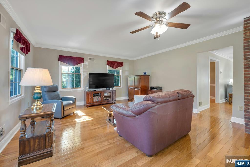 678 Millbrook Road River Edge, NJ 07661 - Photo 15 of 34