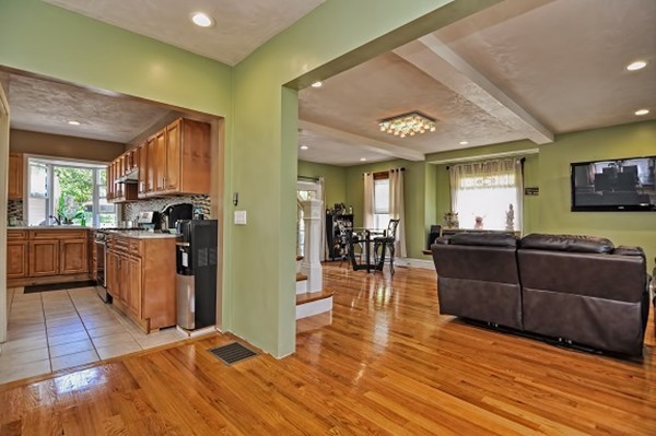 86 Randolph Road Worcester, MA 01606 - Photo 8 of 30 Gallery Image 8