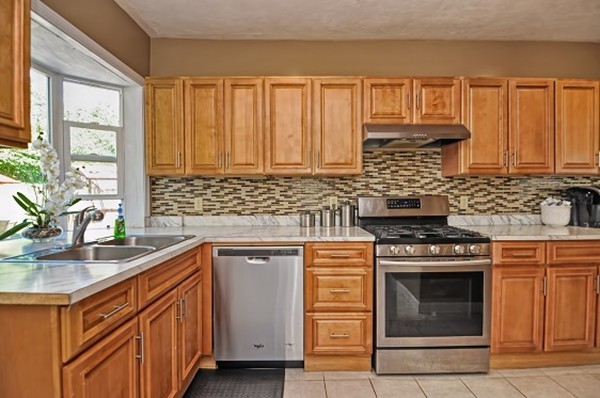 86 Randolph Road Worcester, MA 01606 - Photo 10 of 30 Gallery Image 10