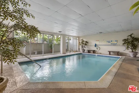 $1,149,000 | 11690 Montana Avenue, Unit 201, Los Angeles, CA 90049