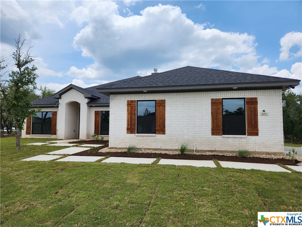 825 County Road 3152 Kempner, TX 76539 - Photo 1 of 1 a front view of house with yard