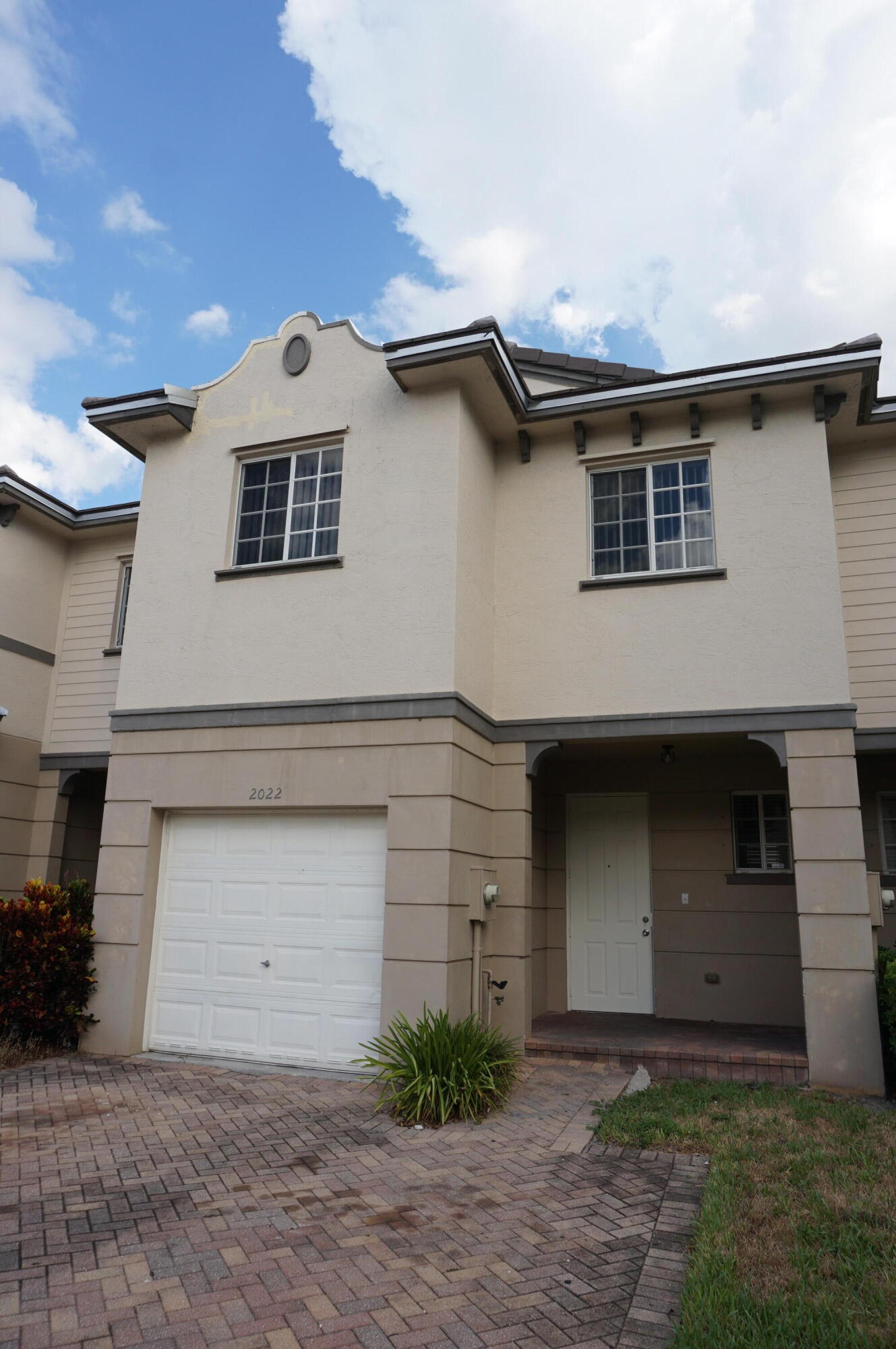 2022 Freeport Drive Riviera Beach, FL 33404 - Photo 1 of 18 DSC06576