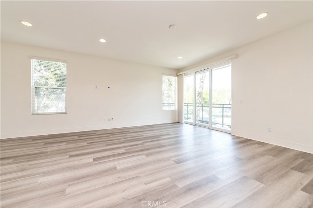 120 Rockefeller Irvine, CA 92612 - Photo 7 of 31