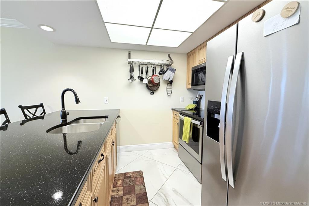 40 Northeast Plantation Road, Unit 304 Jensen Beach, FL 34957 - Photo 11 of 24