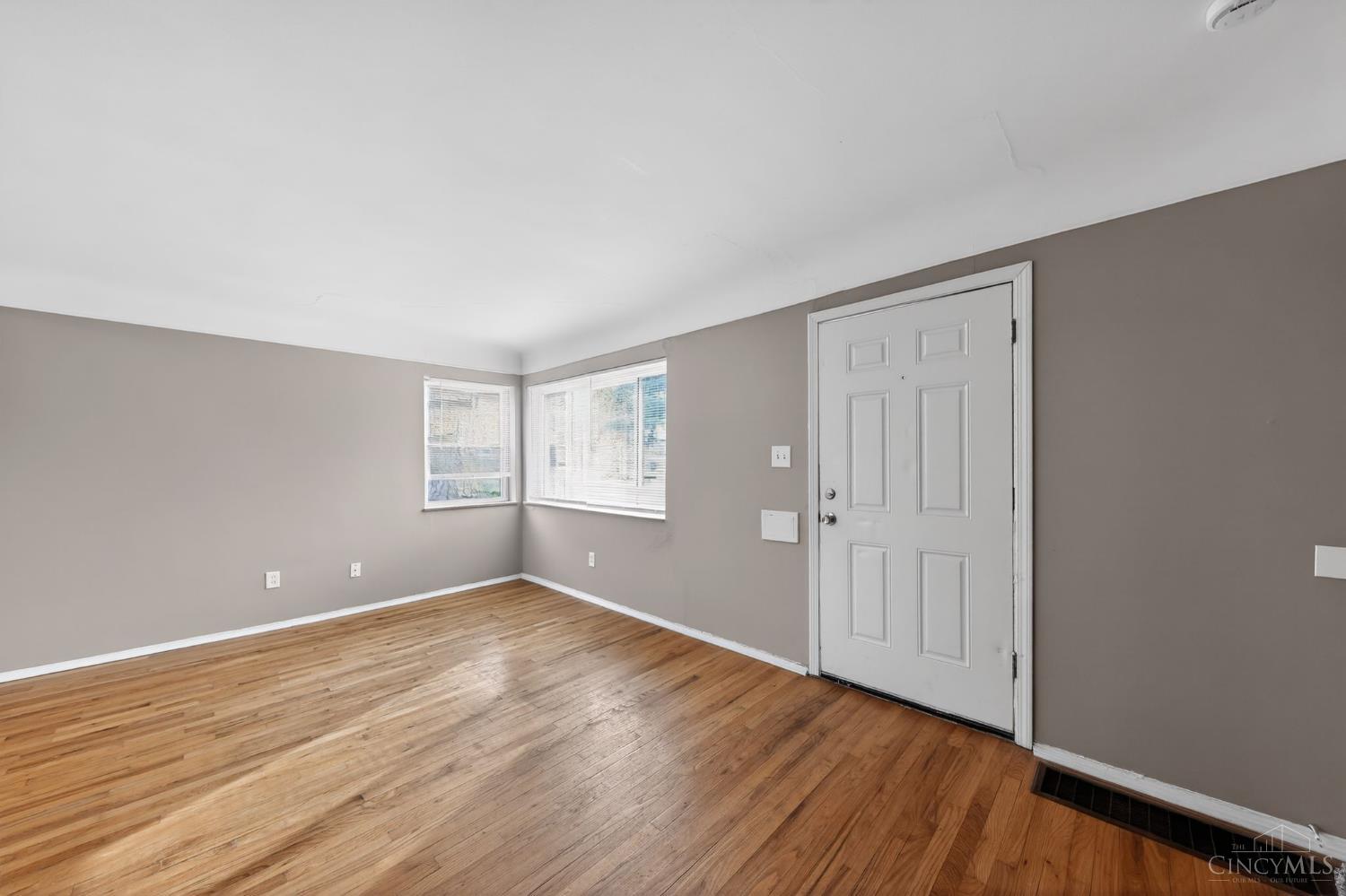 5018 Rapid Run Road Cincinnati, OH 45238 - Photo 7 of 30 Gallery Image 7
