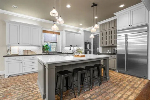 $1,249,900 | 3328 Clubview Drive, Denton, TX 76226