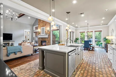 $1,249,900 | 3328 Clubview Drive, Denton, TX 76226