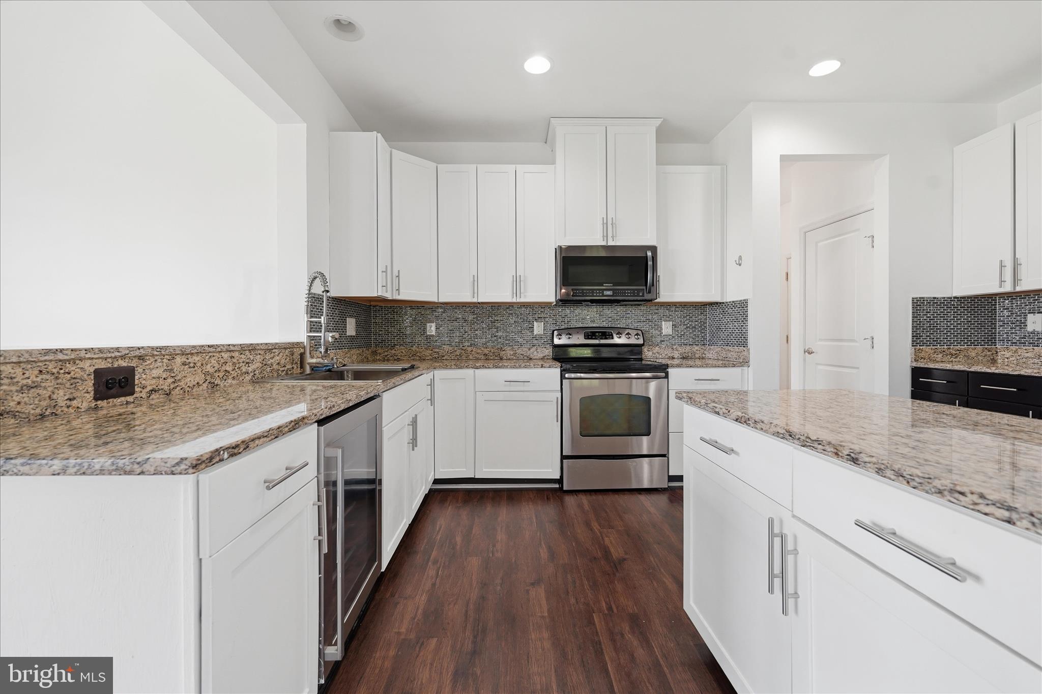 21 Whirlpool Way Falling Waters, WV 25419 - Photo 12 of 56 Kitchen