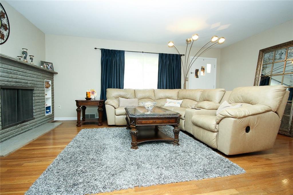 212 Springdale Road Venetia, PA 15367 - Photo 2 of 23