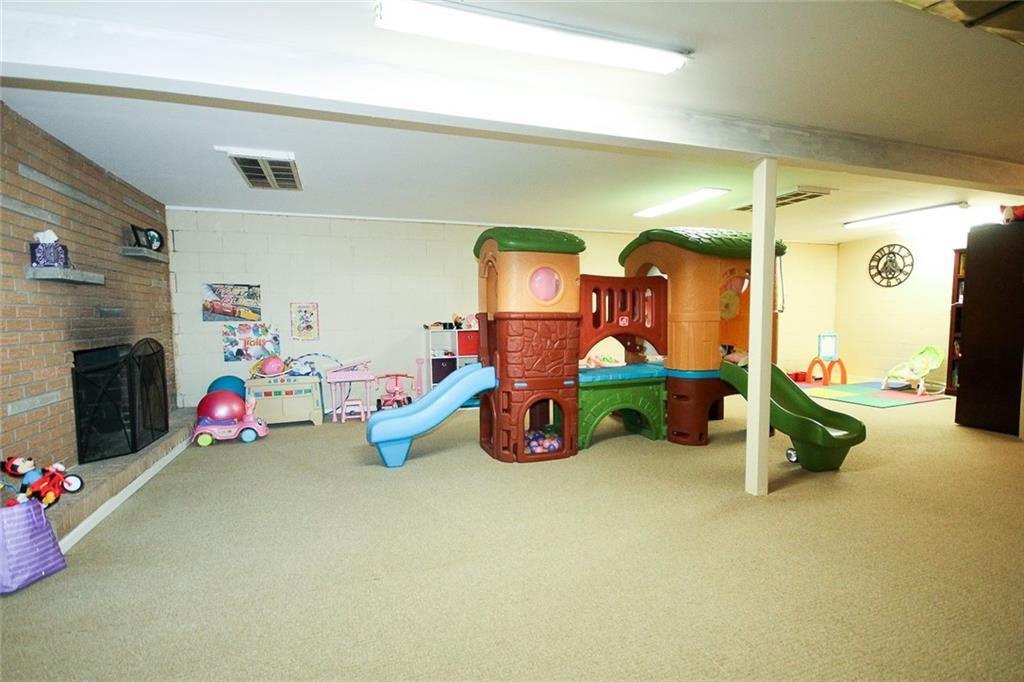 212 Springdale Road Venetia, PA 15367 - Photo 12 of 23