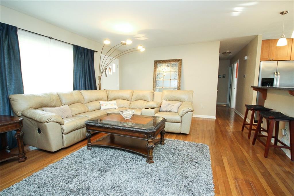 212 Springdale Road Venetia, PA 15367 - Photo 3 of 23
