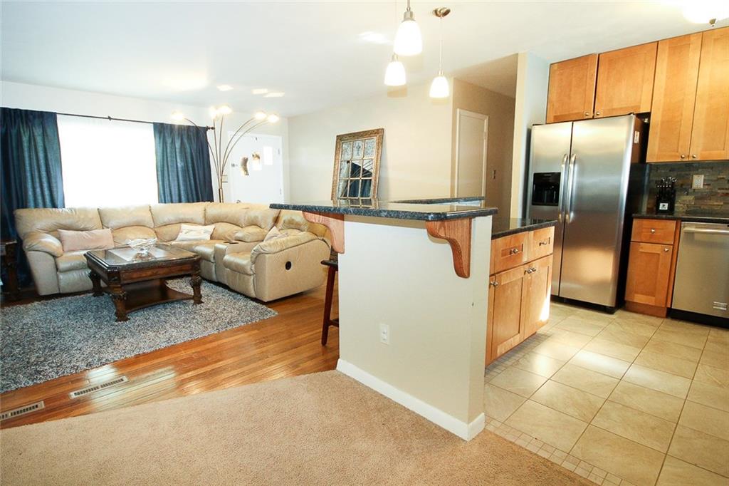 212 Springdale Road Venetia, PA 15367 - Photo 4 of 23