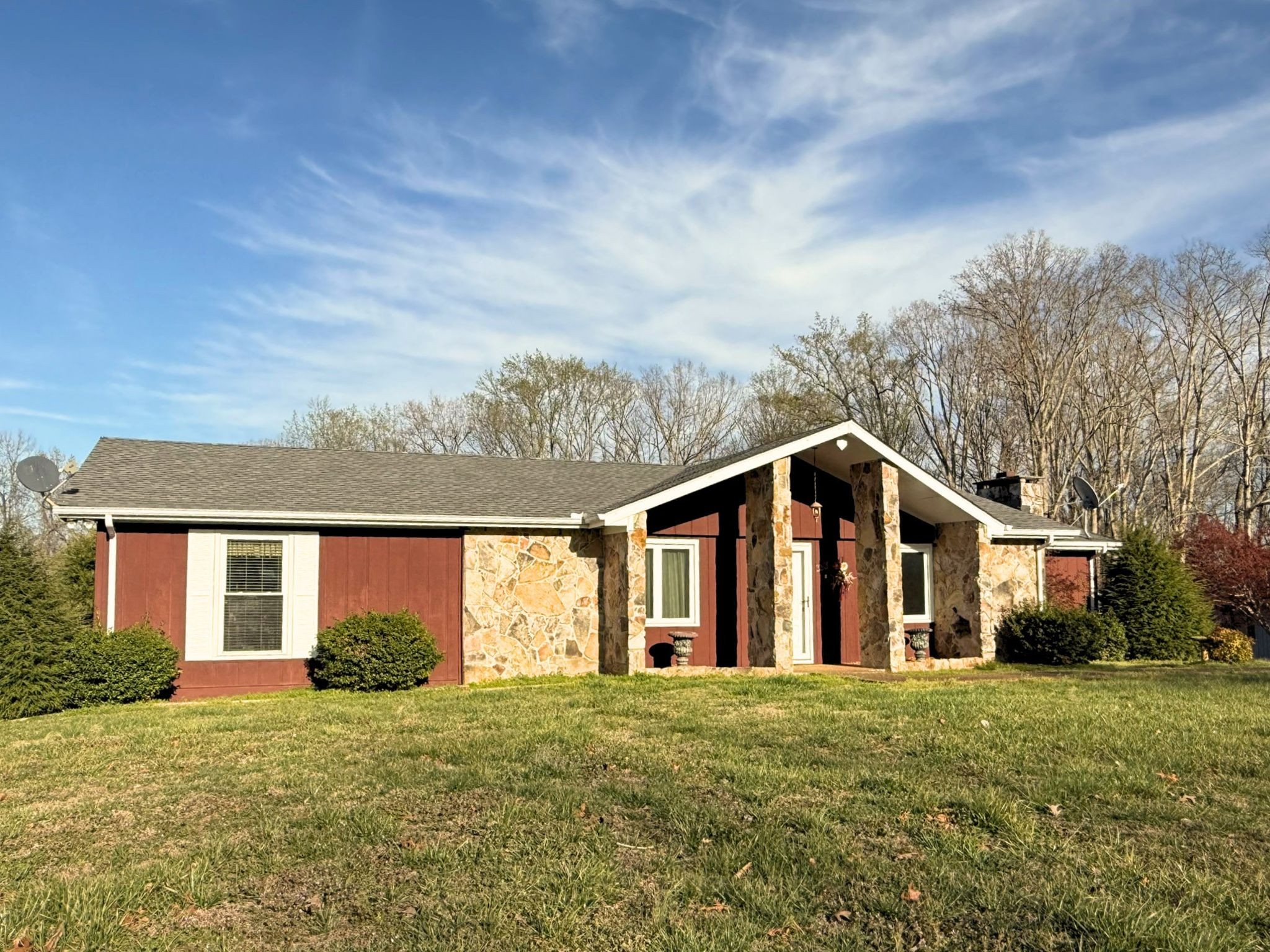 353 Golf Club Road McMinnville, TN 37110 - Photo 1 of 28 a view of a yard in front of a house with a large tree