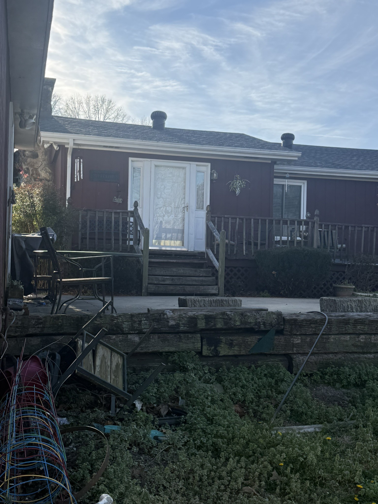 353 Golf Club Road McMinnville, TN 37110 - Photo 4 of 28 a view of a house with backyard and garden