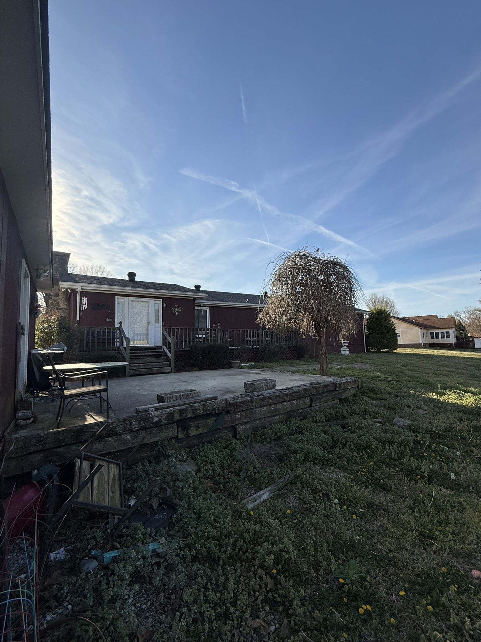 353 Golf Club Road McMinnville, TN 37110 - Photo 5 of 28 a view of a back yard