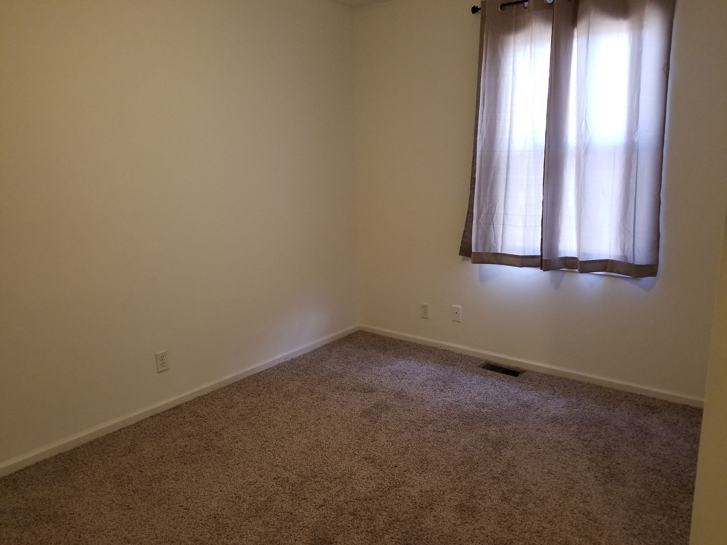 627 Belmont Drive Romeoville, IL 60446 - Photo 8 of 14