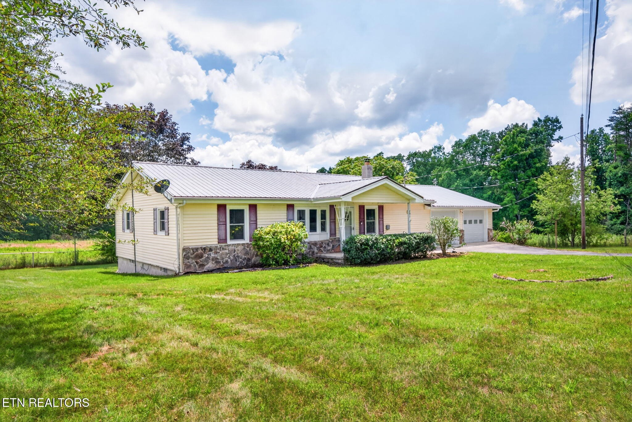 295 Bilbrey Road Crossville, TN 38571 - Photo 2 of 19