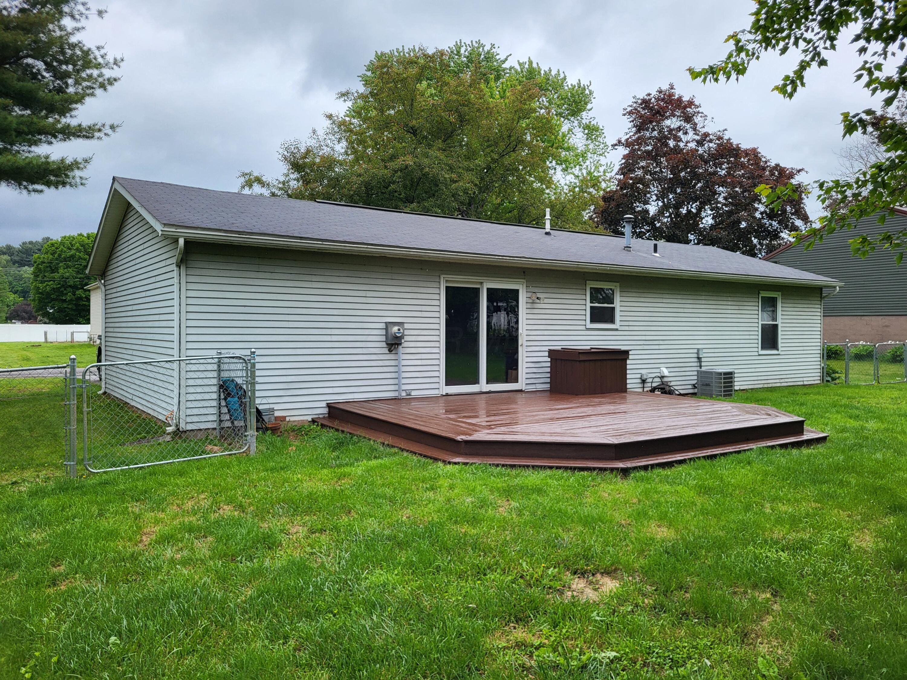 1852 Churchill Downs Road Newark, OH 43055 - Photo 15 of 17 Back of House