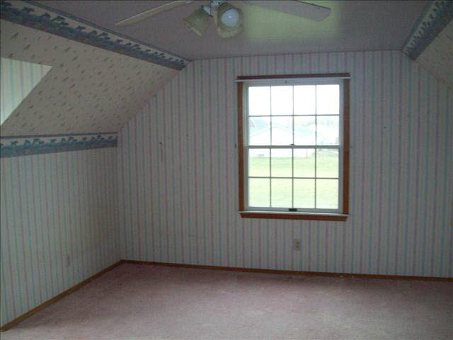 7770 War Road Newport, MI 48166 - Photo 8 of 18 20106168-7.JPG