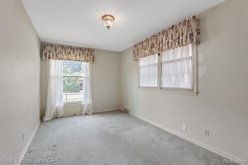 308 Ridge Road Grosse Pointe Farms, MI 48236 - Photo 11 of 23