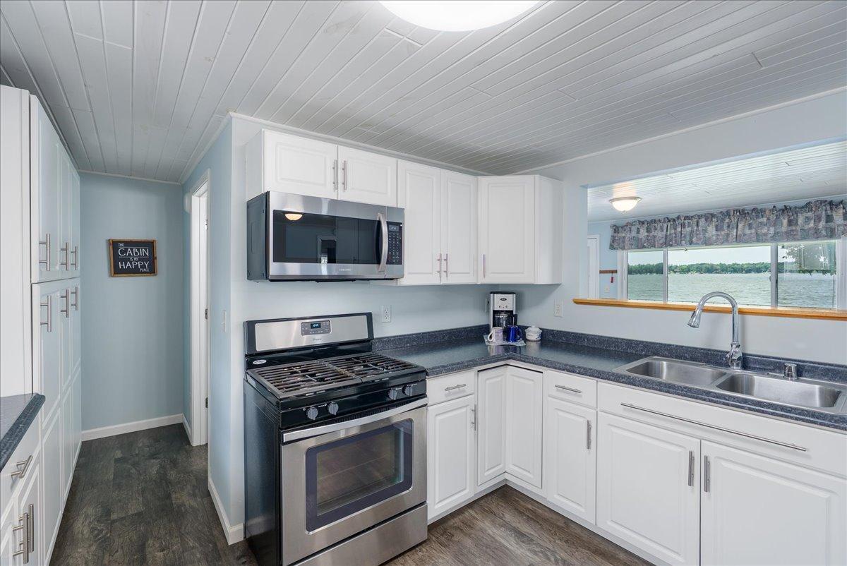 773 Highway 63 Clayton, WI 54004 - Photo 7 of 30