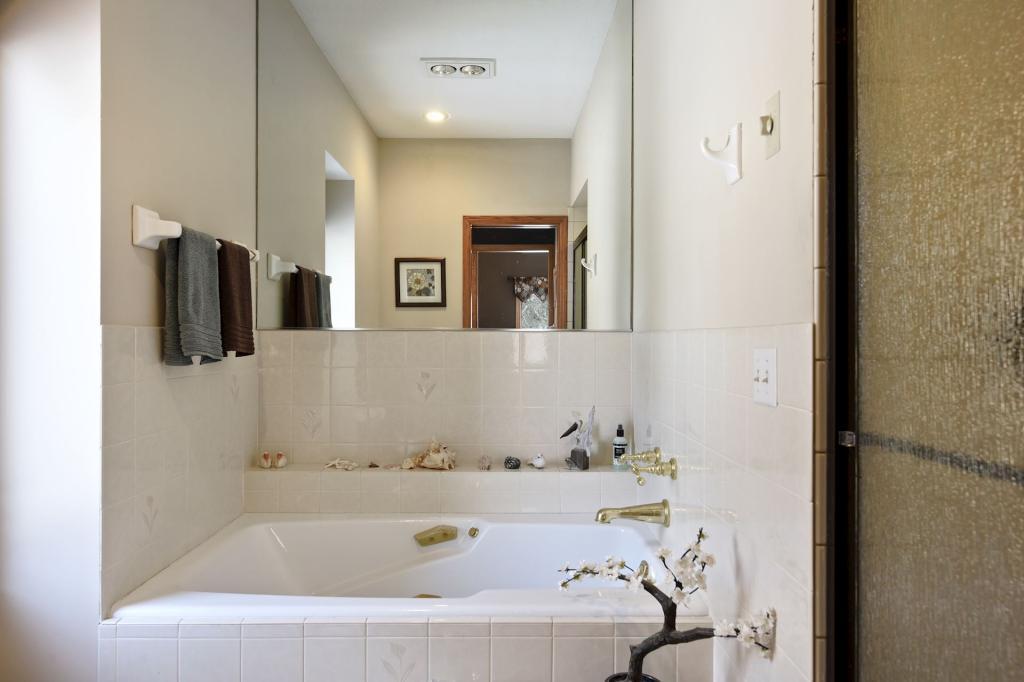 15410 Shadow Creek Road Maple Grove, MN 55311 - Photo 19 of 45 Gallery Image 19