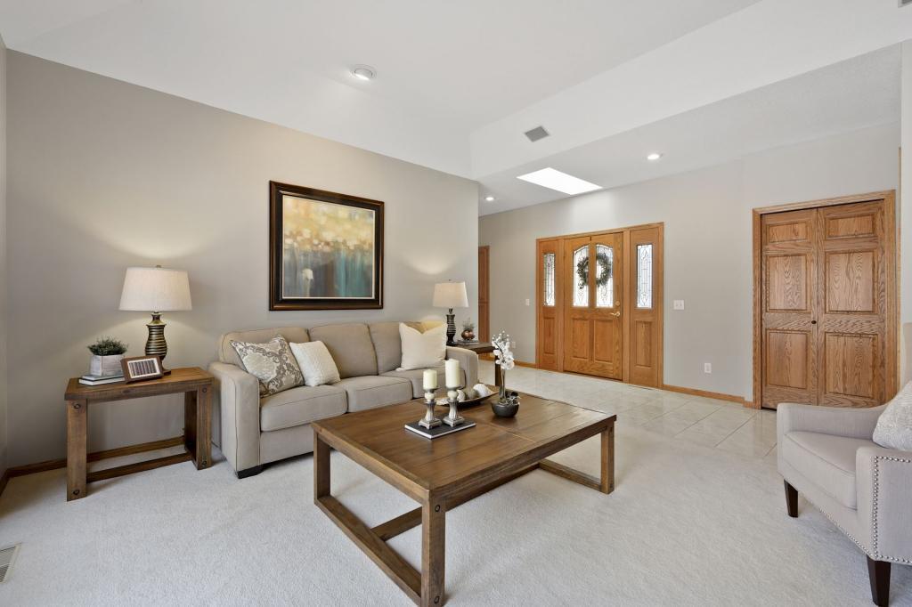 15410 Shadow Creek Road Maple Grove, MN 55311 - Photo 8 of 45 Gallery Image 8