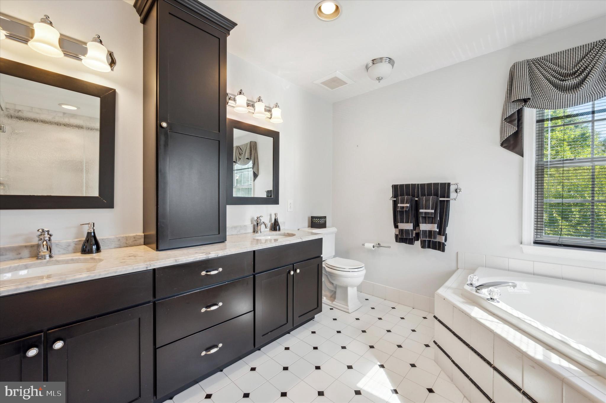 709 Iris Lane Media, PA 19063 - Photo 24 of 32 Renovated Main Bathroom