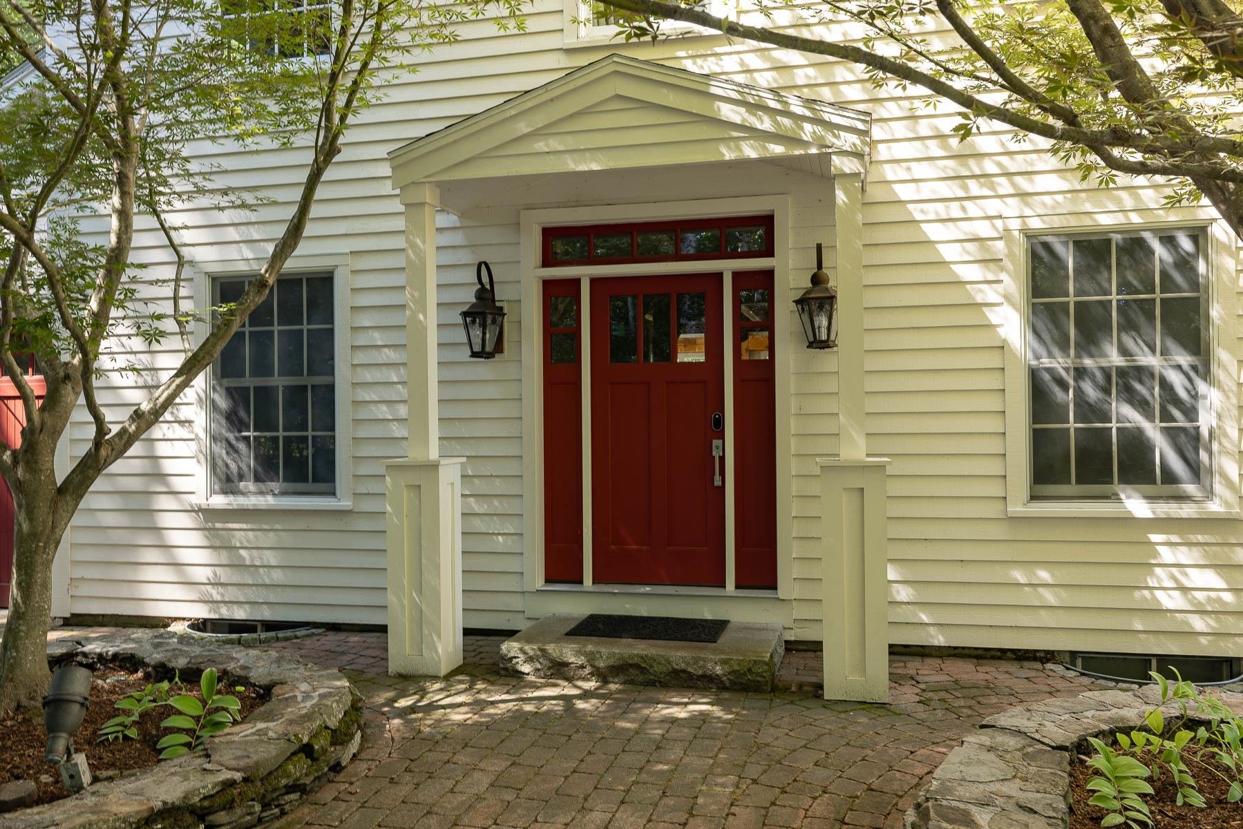 182 Winnicutt Road Stratham, NH 03885 - Photo 2 of 40