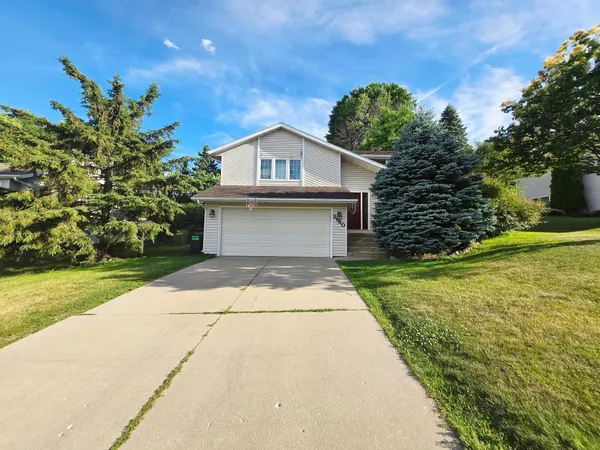 $349,900 | 2640 59th Street Northwest, Rochester, MN 55901