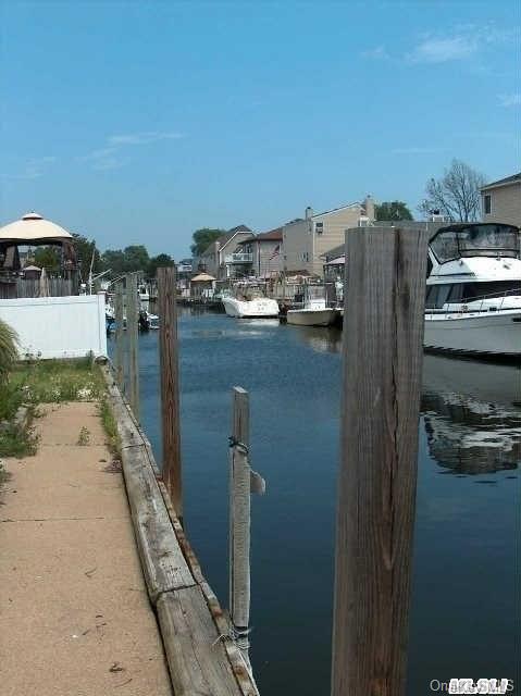 205 East Santa Barbara Road Lindenhurst, NY 11757 - Photo 1 of 1 Gallery Image 1