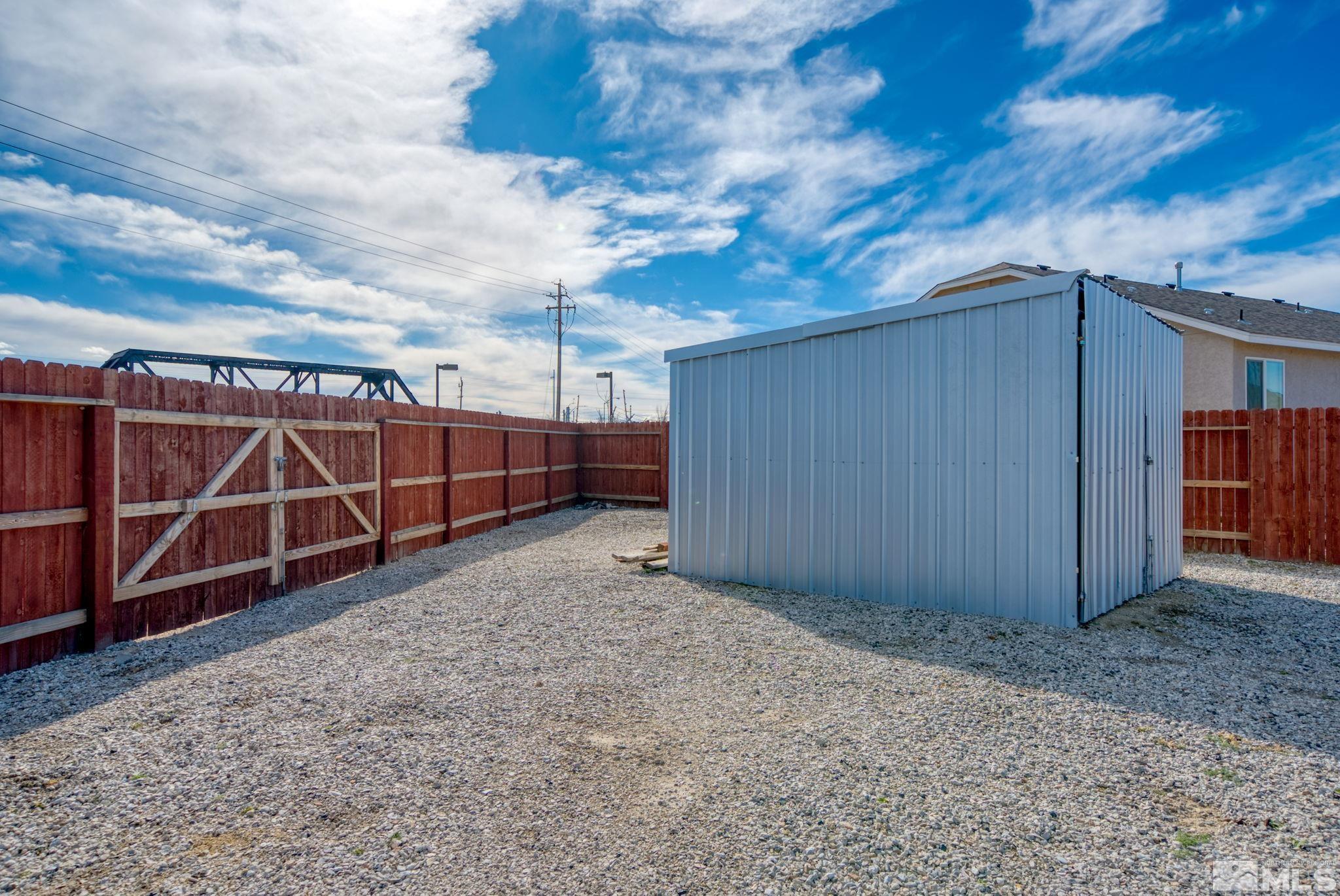 2513 Ladera Fallon, NV 89406 - Photo 30 of 30 a view of a backyard