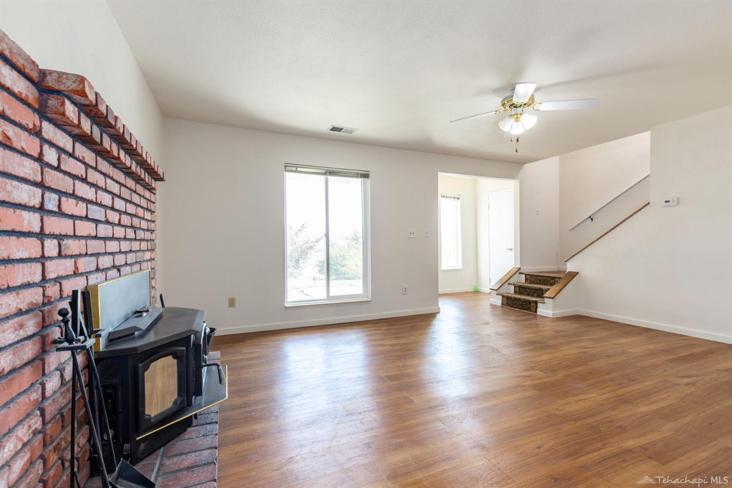 19500 Pine Ridge Drive Tehachapi, CA 93561 - Photo 11 of 29 Gallery Image 11