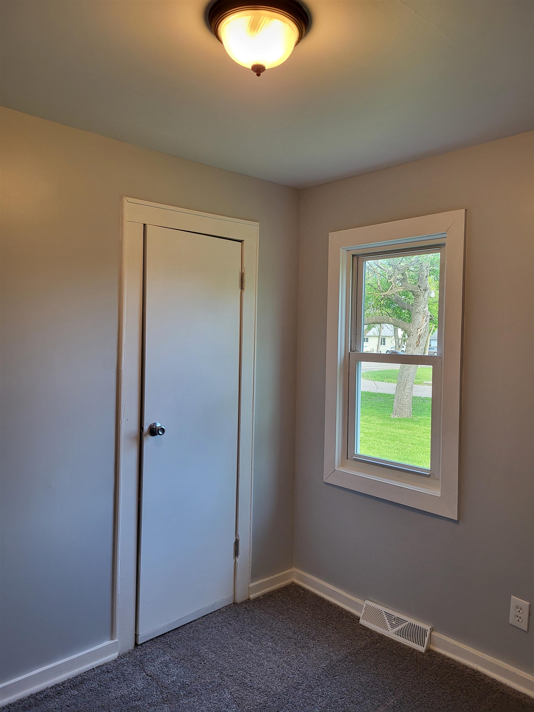 3182 North Center Road Flint, MI 48506 - Photo 22 of 34 50141519-6e443ce0-13ac-49cc-a9cd-f983a6ba5a5b.JPG